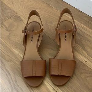 Lucky Brand Brown leather sandals.